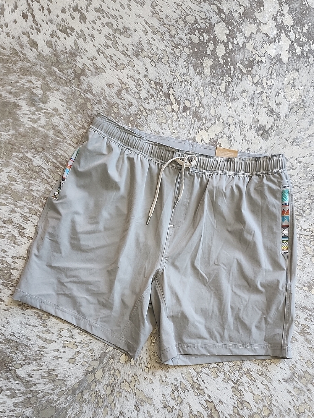 WOWIE Nomad 3.0 Shorts 7" Inseam SzXL Aztec Trim Gray Drawstring Performance